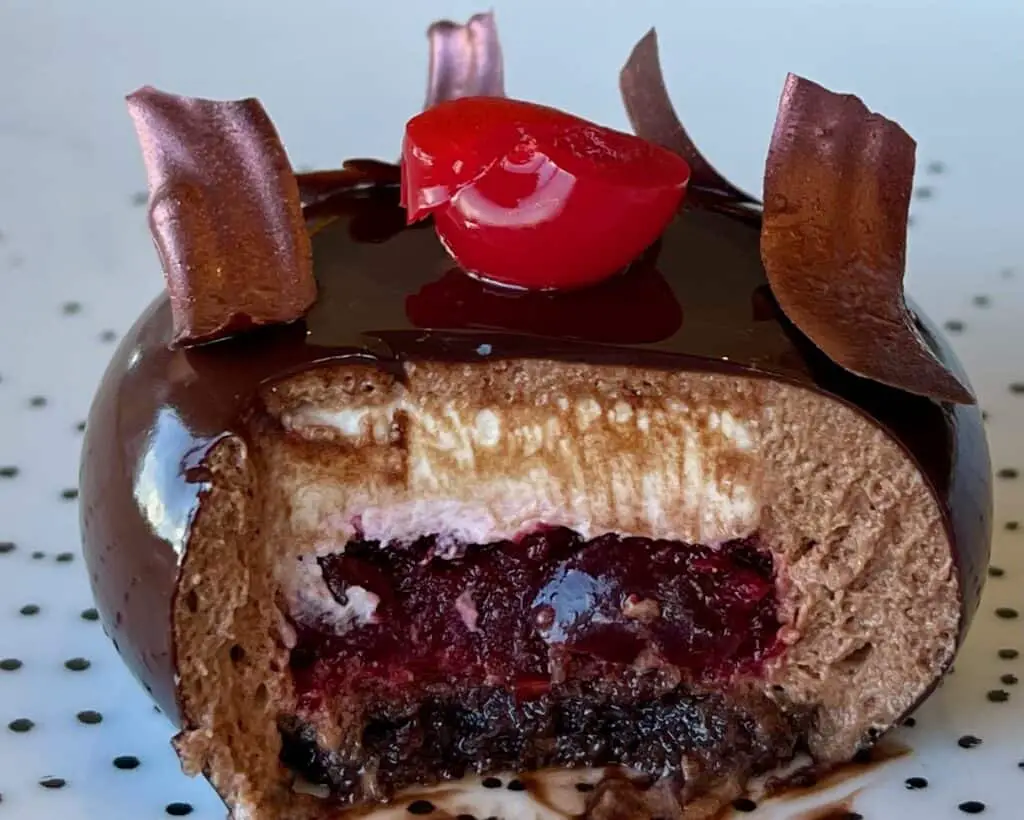 Disney Fantasy Remy Pompidou Dessert Experience Forêt Noire